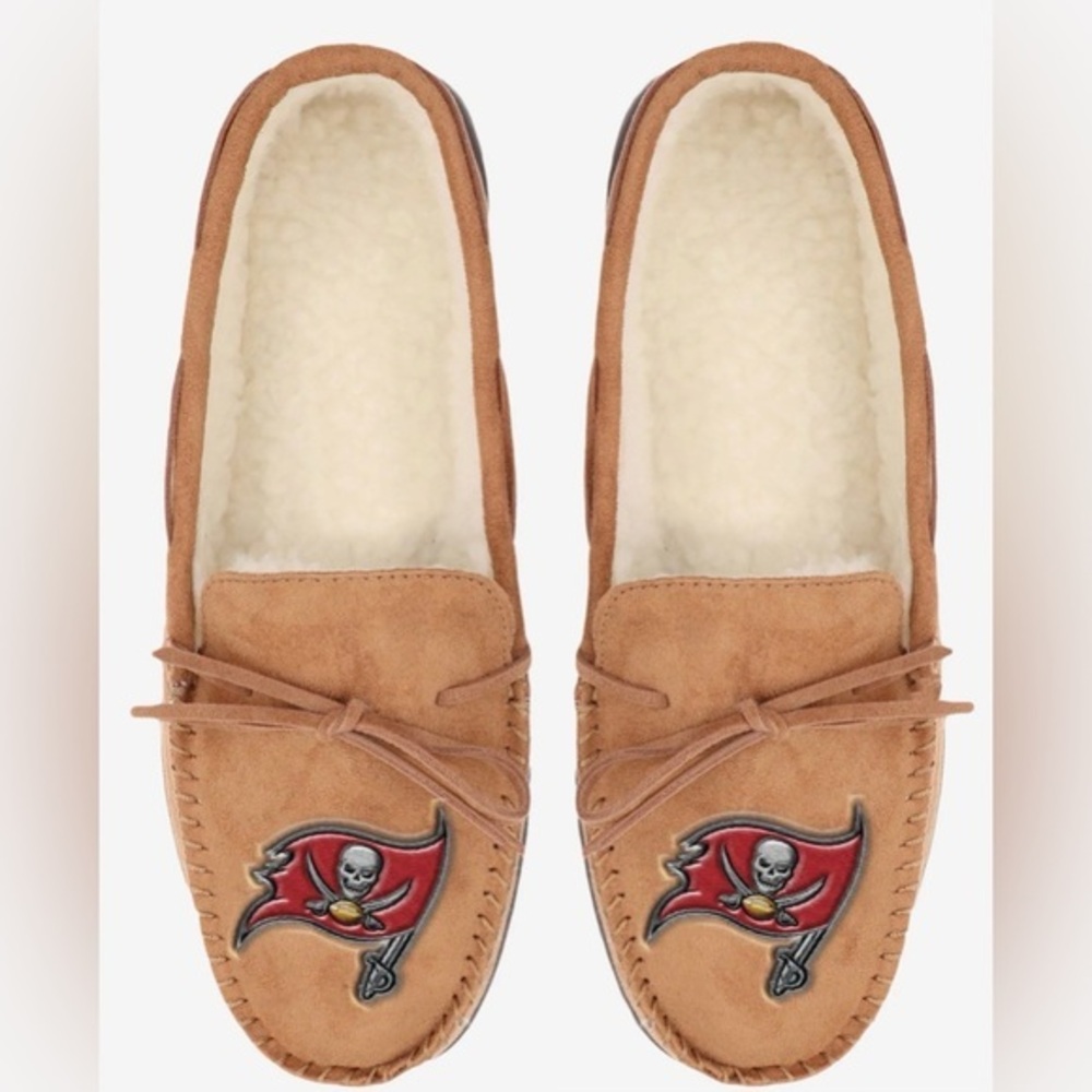 NEW Tampa Bay NFL Buccaneers Moccasin Slipper Men’s Sz XL
